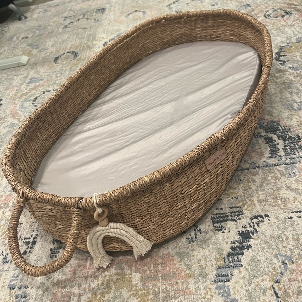 Tribeca Tribe Moses Basket & Changing pad